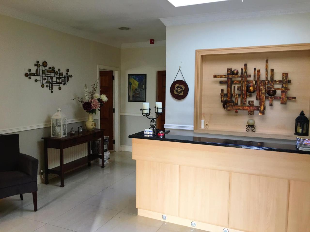 Abbeyvilla Guesthouse Room Only 어데어 외부 사진